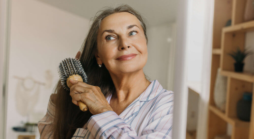 nurse and patient talking 